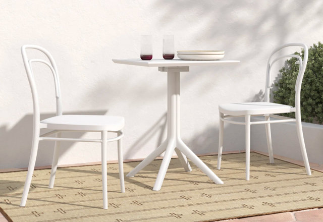 Trending Outdoor Dining